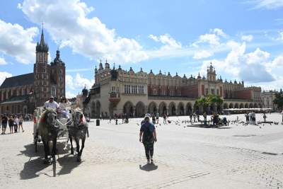 Święto Sukiennic, a na straganie... żółta gęś Pipa - zdjęcie 11