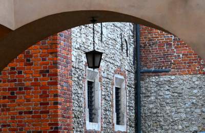 Na co dzień ten wawelski dziedziniec jest niedostępny. Kameralne koncerty z pięknym widokiem - zdjęcie 1