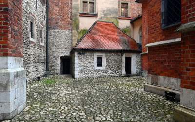 Na co dzień ten wawelski dziedziniec jest niedostępny. Kameralne koncerty z pięknym widokiem - zdjęcie 2