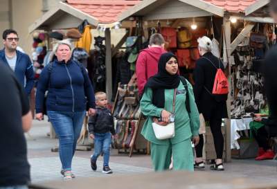 Arabskie wakacje w Krakowie, uwielbiają deszcz, zieleń i obwarzanki - zdjęcie 12