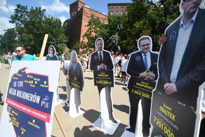 Aleja Milionerów PiS stanęła pod Wawelem, dorobili się dzięki partii - zdjęcie 12