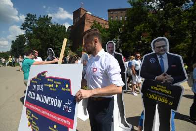 Aleja Milionerów PiS stanęła pod Wawelem, dorobili się dzięki partii - zdjęcie 6