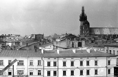 Hejnalica Mariacka w remoncie 45 lat temu i dziś... - zdjęcie 5