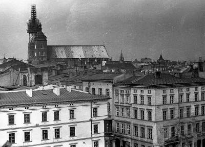 Hejnalica Mariacka w remoncie 45 lat temu i dziś... - zdjęcie 6