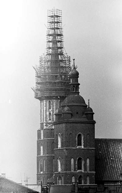 Hejnalica Mariacka w remoncie 45 lat temu i dziś... - zdjęcie 8