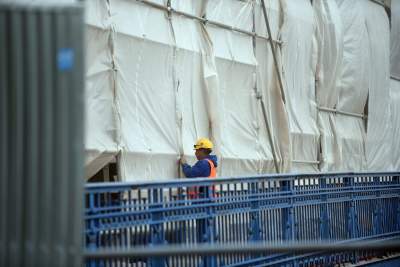 No to zapakowali go w całości. Co będzie po odsłonięciu? - zdjęcie 11