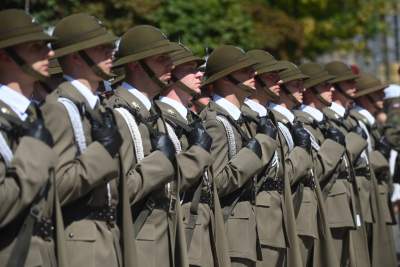 Skromne obchody święta Wojska Polskiego w Krakowie, wszystkie siły rzucone na Warszawę? - zdjęcie 20