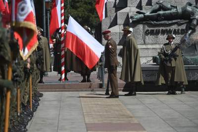 Skromne obchody święta Wojska Polskiego w Krakowie, wszystkie siły rzucone na Warszawę? - zdjęcie 2