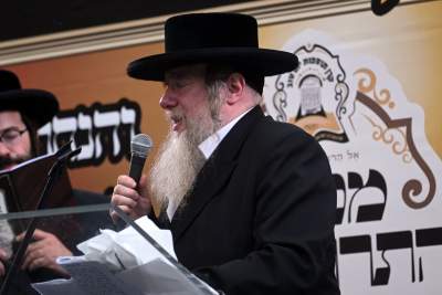 Tłum rozmodlonych Żydów znów wypełnił krakowski Kazimierz, ważna dla nich rocznica - zdjęcie 36