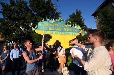 Marsz Wolnej Ukrainy przeszedł przez Kraków, solidarni z walczącym narodem - zdjęcie 1