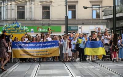 Marsz Wolnej Ukrainy przeszedł przez Kraków, solidarni z walczącym narodem - zdjęcie 26