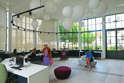 Ogród książki już otwarty, piękne miejsce spotkań i kontaktu z literaturą - zdjęcie 13