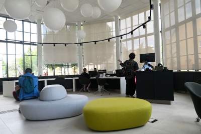 Ogród książki już otwarty, piękne miejsce spotkań i kontaktu z literaturą - zdjęcie 15