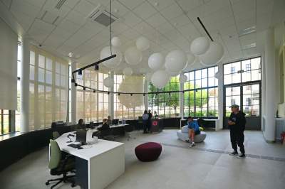 Ogród książki już otwarty, piękne miejsce spotkań i kontaktu z literaturą - zdjęcie 16