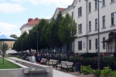 Ogród książki już otwarty, piękne miejsce spotkań i kontaktu z literaturą - zdjęcie 1