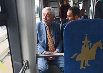 Tramwajem do Górki Narodowej, tłumy w inauguracyjnym przejeździe - zdjęcie 12