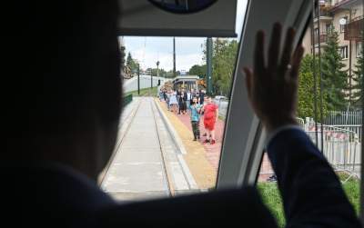 Tramwajem do Górki Narodowej, tłumy w inauguracyjnym przejeździe - zdjęcie 16