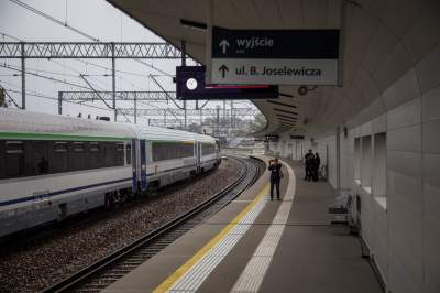 Przystanek kolejowy Kraków - Grzegórzki otwarty, "najwyższe perony w Krakowie" - zdjęcie 20