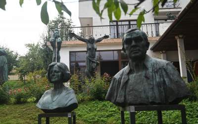 Idealne połączenie natury i sztuki, galeria rzeźb Mariana Koniecznego otwarta - zdjęcie 10