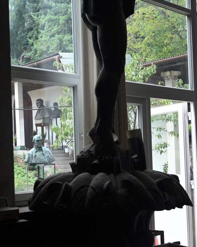 Idealne połączenie natury i sztuki, galeria rzeźb Mariana Koniecznego otwarta - zdjęcie 19