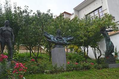 Idealne połączenie natury i sztuki, galeria rzeźb Mariana Koniecznego otwarta - zdjęcie 3