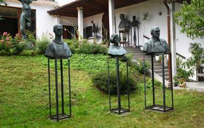 Idealne połączenie natury i sztuki, galeria rzeźb Mariana Koniecznego otwarta - zdjęcie 33