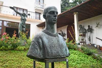 Idealne połączenie natury i sztuki, galeria rzeźb Mariana Koniecznego otwarta - zdjęcie 12