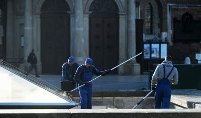 Rynek Główny o poranku, godzina szósta minut trzydzieści... - zdjęcie 11