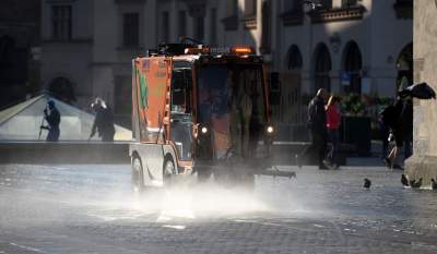 Rynek Główny o poranku, godzina szósta minut trzydzieści... - zdjęcie 16