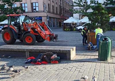 Rynek Główny o poranku, godzina szósta minut trzydzieści... - zdjęcie 3
