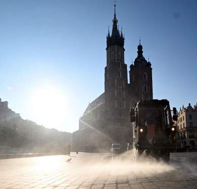 Rynek Główny o poranku, godzina szósta minut trzydzieści... - zdjęcie 15