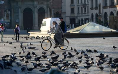 Rynek Główny o poranku, godzina szósta minut trzydzieści... - zdjęcie 1