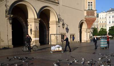 Rynek Główny o poranku, godzina szósta minut trzydzieści... - zdjęcie 6