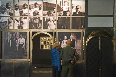 Niemcy poddawali ich rasowym badaniom. Wyjątkowy hołd ofiarom - zdjęcie 5