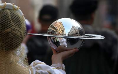 Ależ to było widowisko! Aktorzy, tancerze, muzycy, szczudlarze opanowali Kraków - zdjęcie 32