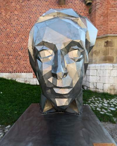 „Kobieta w czepcu – głowa wawelska”, ta rzeźba ma intrygować... - zdjęcie 10