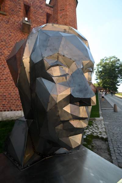 „Kobieta w czepcu – głowa wawelska”, ta rzeźba ma intrygować... - zdjęcie 9