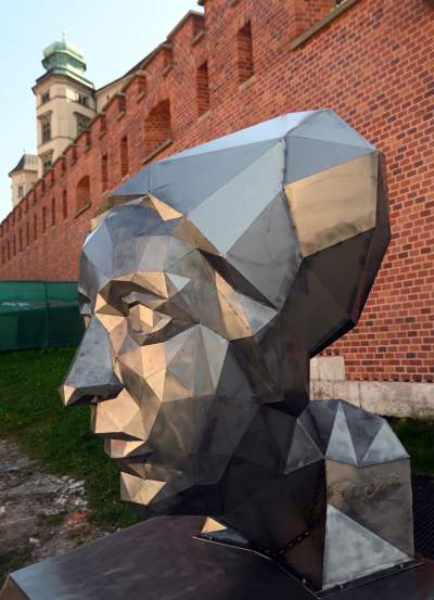 „Kobieta w czepcu – głowa wawelska”, ta rzeźba ma intrygować... - zdjęcie 11