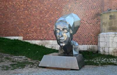 „Kobieta w czepcu – głowa wawelska”, ta rzeźba ma intrygować... - zdjęcie 2