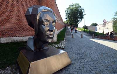 „Kobieta w czepcu – głowa wawelska”, ta rzeźba ma intrygować... - zdjęcie 15