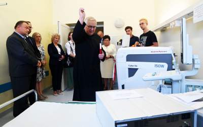 Nowy sprzęt w szpitalu im. Narutowicza,  odebrany i poświęcony - zdjęcie 4
