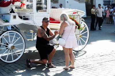 Oświadczyny na Rynku Głównym, w samo południe na oczach tłumu - zdjęcie 6