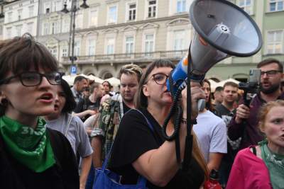 Specjalny pokaz filmu "Zielona granica", protesty zwolenników i przeciwników - zdjęcie 3