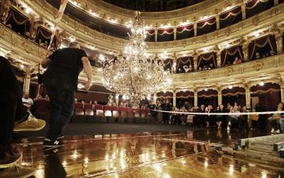To nie  jest zwykły żyrandol, zużyte żarówki sprzedają się jak świeże bułeczki - zdjęcie 13
