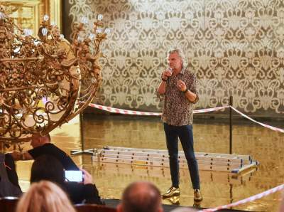 To nie  jest zwykły żyrandol, zużyte żarówki sprzedają się jak świeże bułeczki - zdjęcie 23