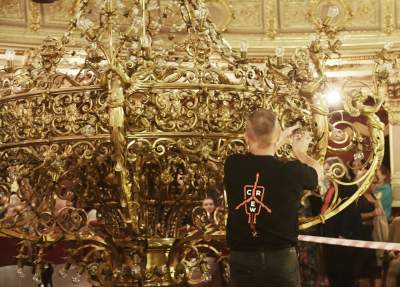 To nie  jest zwykły żyrandol, zużyte żarówki sprzedają się jak świeże bułeczki - zdjęcie 17