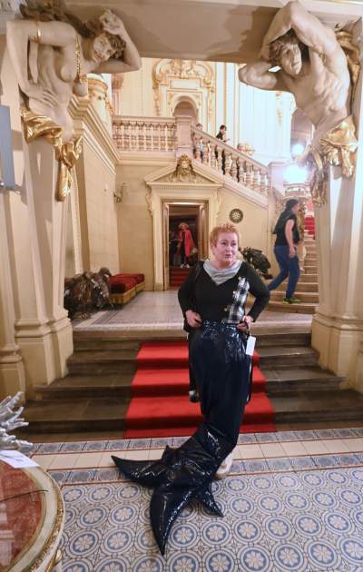 To nie  jest zwykły żyrandol, zużyte żarówki sprzedają się jak świeże bułeczki - zdjęcie 34