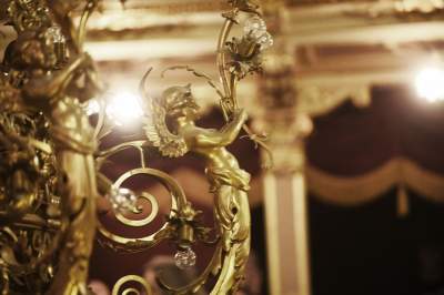 To nie  jest zwykły żyrandol, zużyte żarówki sprzedają się jak świeże bułeczki - zdjęcie 20