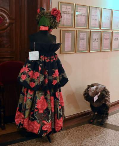 To nie  jest zwykły żyrandol, zużyte żarówki sprzedają się jak świeże bułeczki - zdjęcie 29