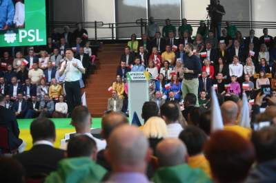 Hołownia i Kosiniak-Kamysz na konwencji w Krakowie: "obalimy zły rząd PiS" - zdjęcie 11